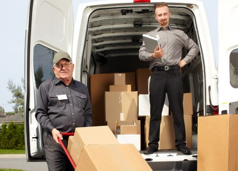 Moving van service in Richmond for local home relocations