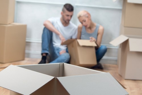 Removal van service supporting flats and homes in Richmond